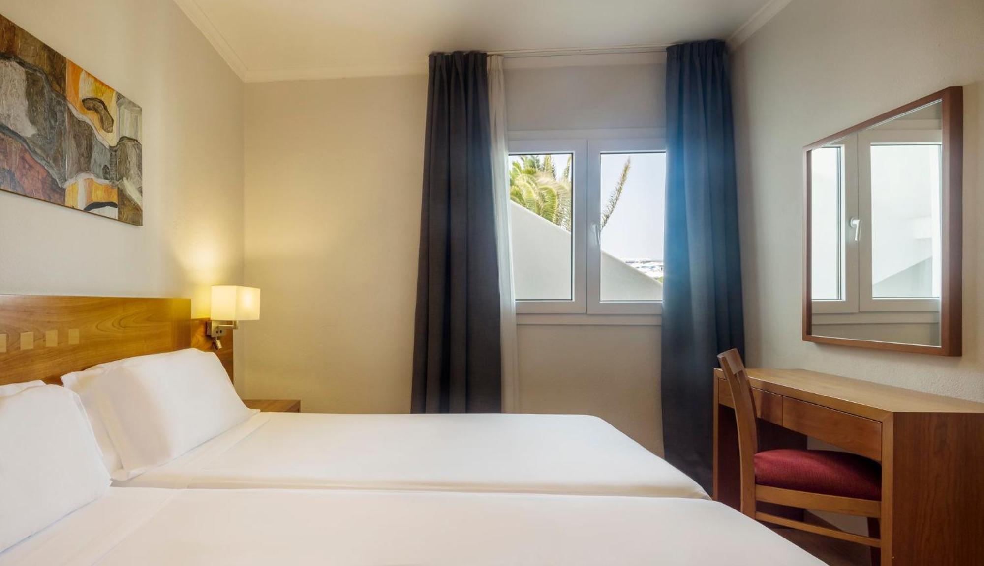 Aparthotel Ilunion Costa Sal Lanzarote Puerto del Carmen  Zimmer foto