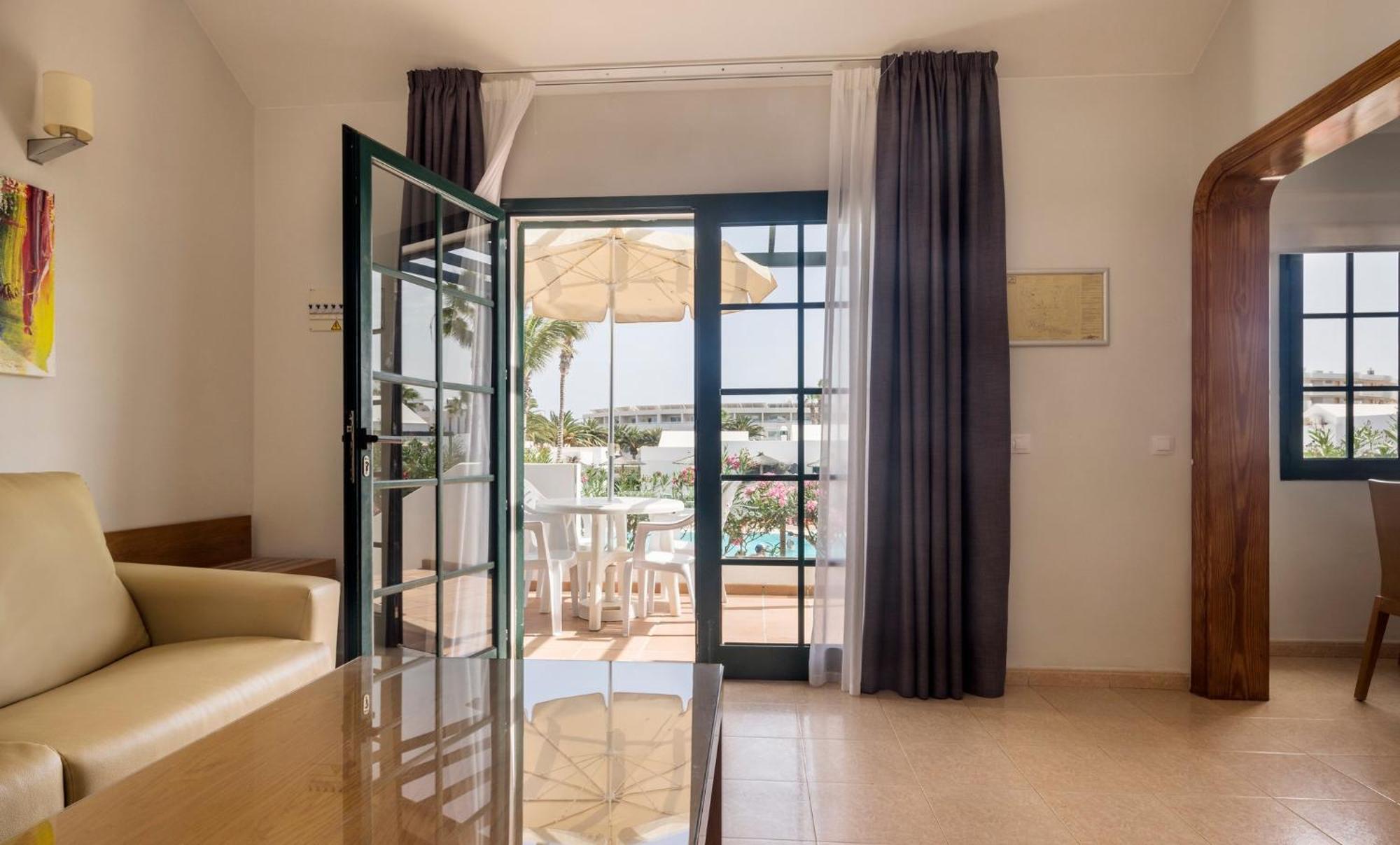 Aparthotel Ilunion Costa Sal Lanzarote Puerto del Carmen  Zimmer foto