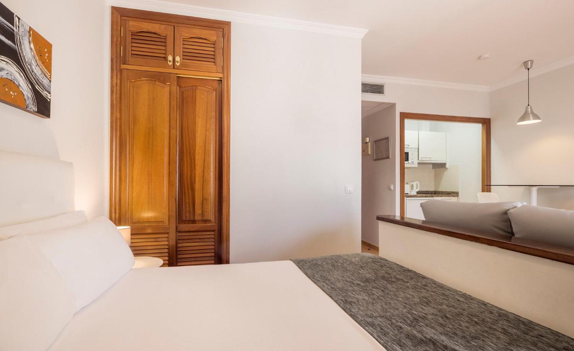 Aparthotel Ilunion Costa Sal Lanzarote Puerto del Carmen  Zimmer foto